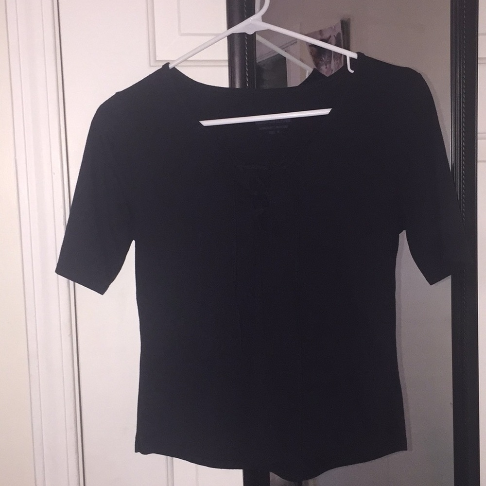 Black Cropped Shirt With Ties Cuidado Con El Perro